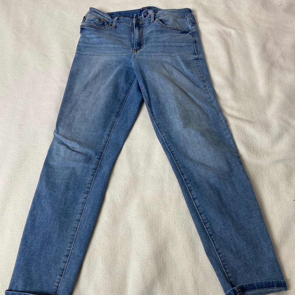 CHAPS light colored denim jeans